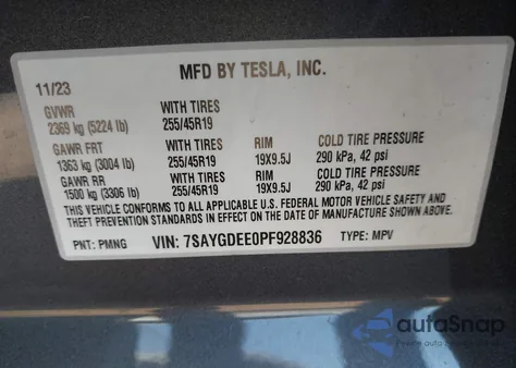 2023 Tesla Model Y Awd/Long Range Dual Motor All-Wheel Drive z USA, uszkodzony, nr VIN 7SAYGDEE0PF928836